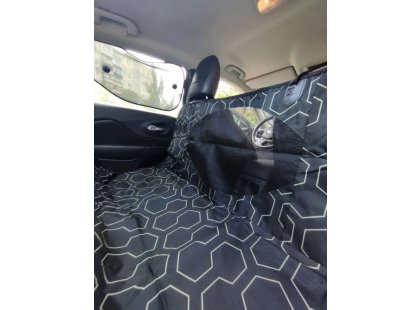 Фото 2 -  аксесуари в авто Senful Водонепроникний чохол для собак в машину, шестикутники, чорний