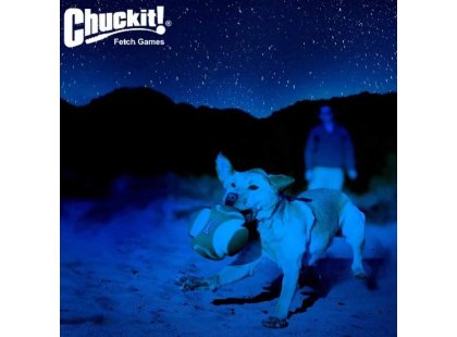 Фото 4 -  игрушки CHUCKIT Max Glow Kick Fetch игрушка для собак МЯЧ СВЕТЯЩИЙСЯ В ТЕМНОТЕ