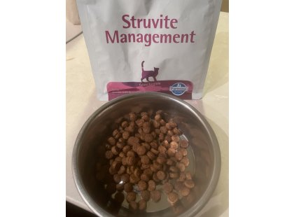 Фото 2 -  ветеринарные корма Farmina (Фармина) Vet Life Management Struvite сухой лечебный корм для лечения и профилактики рецидивов струвитных уролитов у кошек