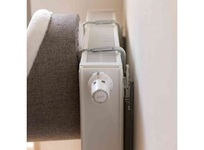 Фото 4 -  спальные места, лежаки, домики Trixie RADIATOR BED домик для кота с креплением к батарее (43144)
