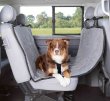 Фото 2 - аксессуары в авто Trixie Покрывало на автокресло для собак, светло-серое/чёрное (1313)