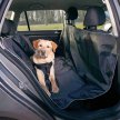 Фото 2 - аксесуари в авто Trixie Підстилка автомобільна для собак на заднє сидіння (13472)