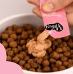 Фото 6 - лакомства Mavsy Creamy Treats лакомство в виде крема для кошек КУРИЦА И ЛОСОСЬ