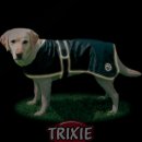 Фото 3 - одяг Trixie Orleans - Накидка для собак утеплена зі світловідбивачем ЧОРНА