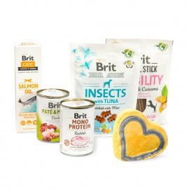 Brit Care for beloved Dogs подарочный бокс для собак (влажный корм, лакомства, витамины, каталог, игрушка)